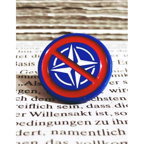 Pin „Anti-NATO" [Rot auf Blau]